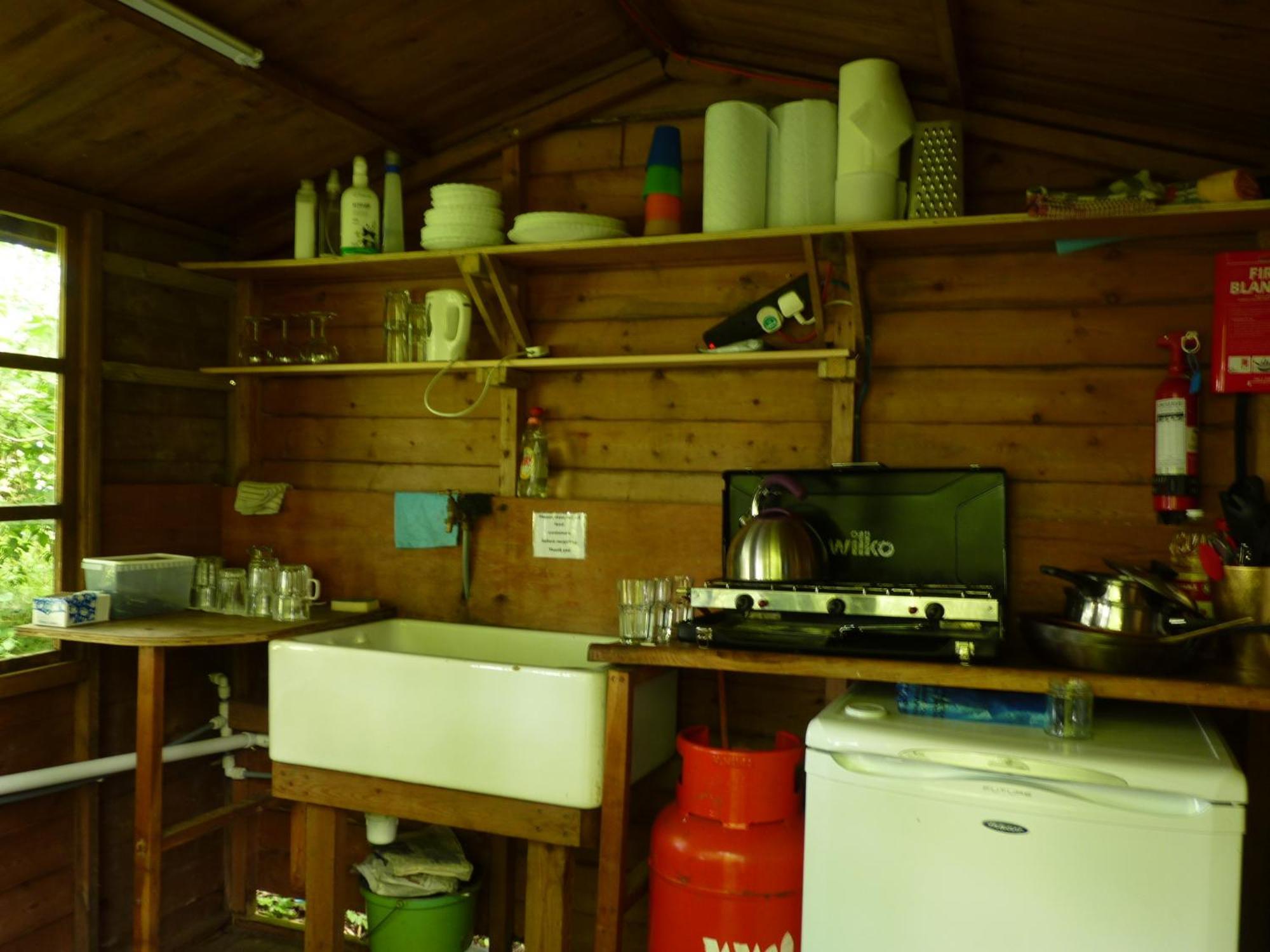 Ceridwen Glamping, Double Decker Bus And Yurts Hotel Llandysul Екстериор снимка