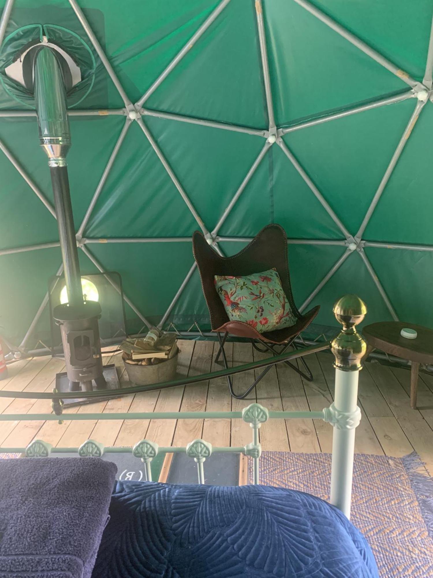 Ceridwen Glamping, Double Decker Bus And Yurts Hotel Llandysul Екстериор снимка